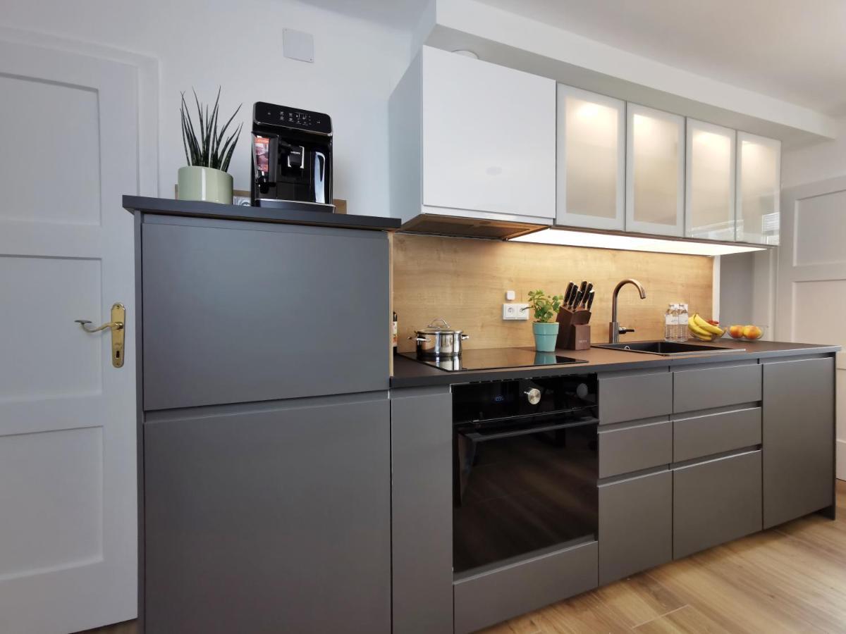 Neues City Center Piano Appartement Mit Netflix Klagenfurt am Woerthersee Eksteriør billede