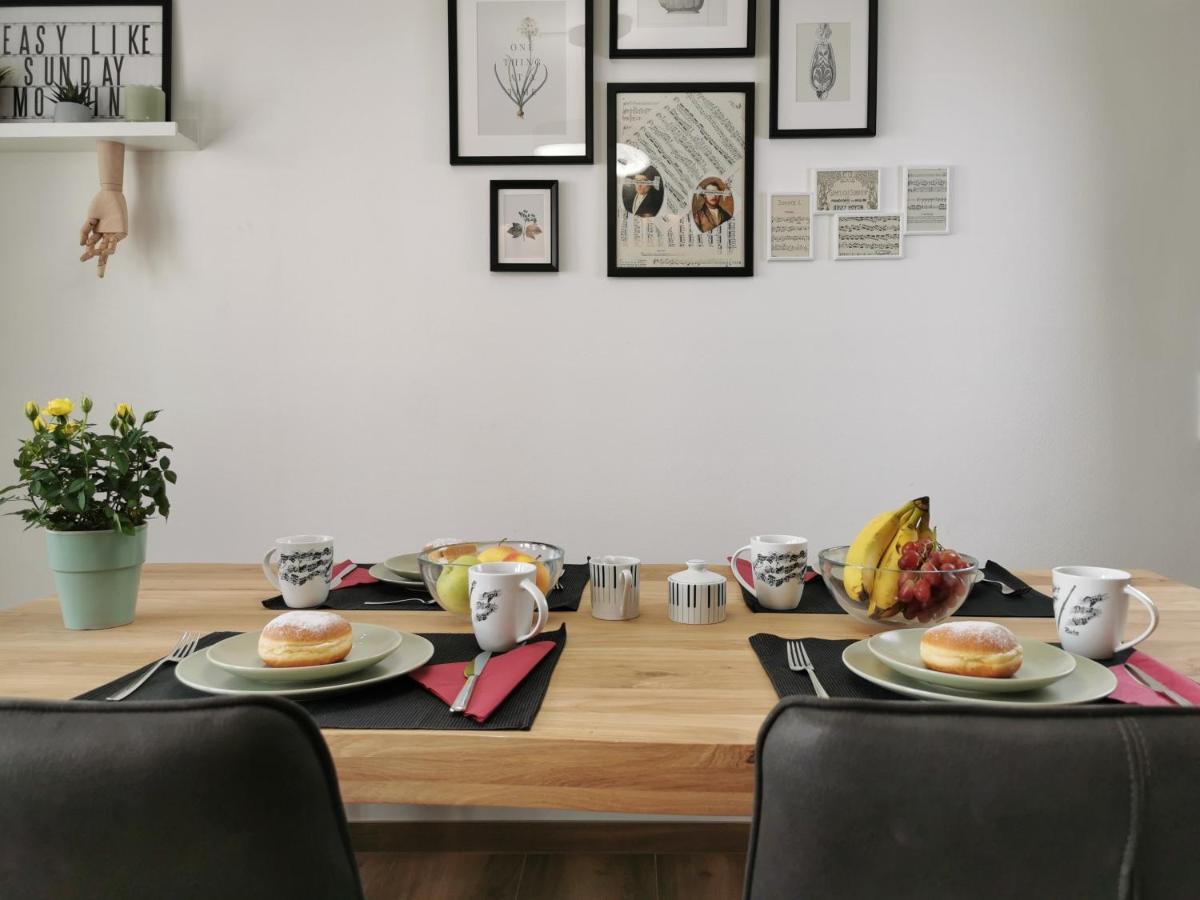 Neues City Center Piano Appartement Mit Netflix Klagenfurt am Woerthersee Eksteriør billede