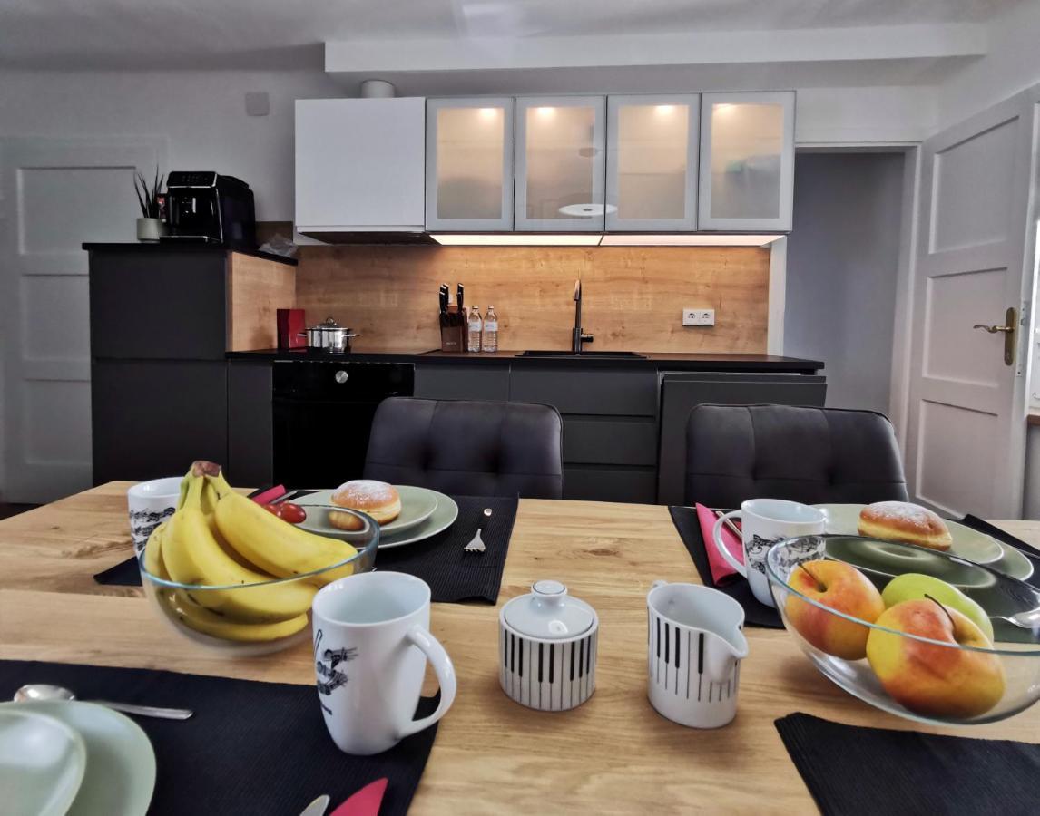 Neues City Center Piano Appartement Mit Netflix Klagenfurt am Woerthersee Eksteriør billede